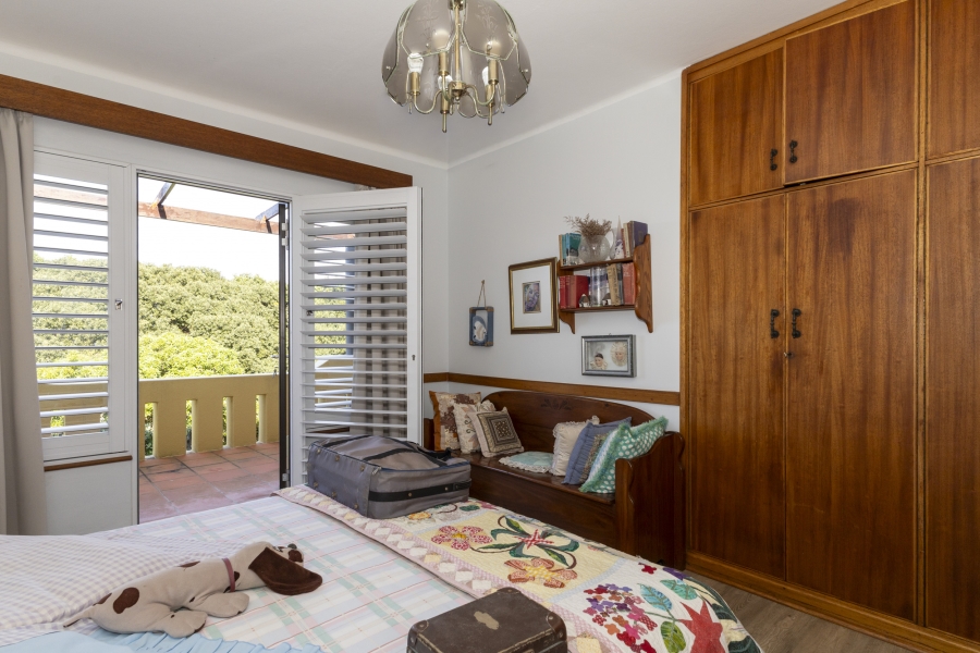 7 Bedroom Property for Sale in West Beach Eastern Cape